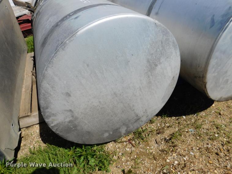 image for item DM9492 (2) 150 gallon fuel tanks