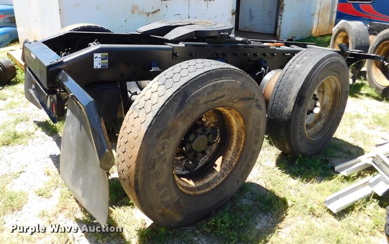 image for item DM9497 Peterbilt 385 frame and axles