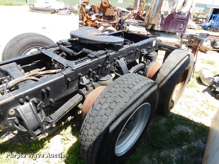 image for item DM9497 Peterbilt 385 frame and axles