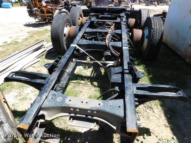 image for item DM9497 Peterbilt 385 frame and axles