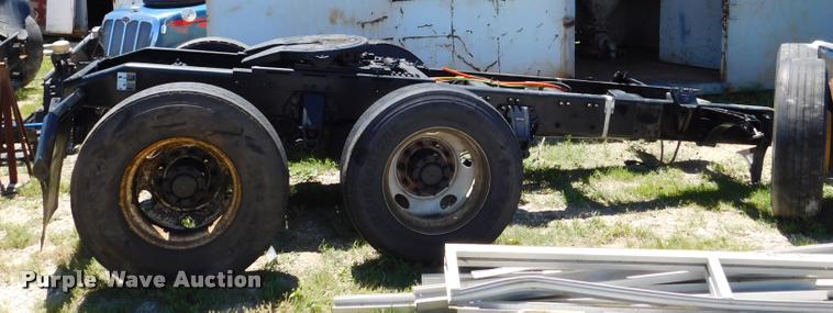 image for item DM9497 Peterbilt 385 frame and axles