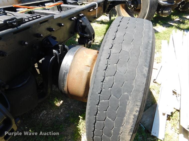 image for item DM9497 Peterbilt 385 frame and axles