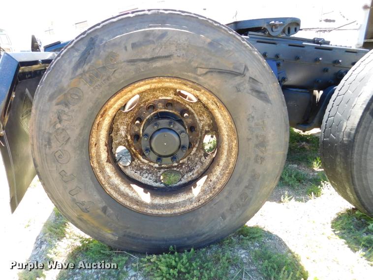 image for item DM9497 Peterbilt 385 frame and axles