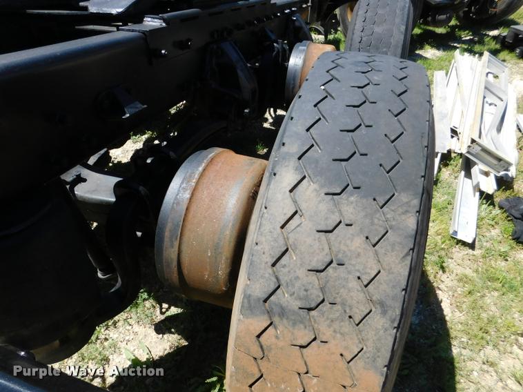 image for item DM9497 Peterbilt 385 frame and axles