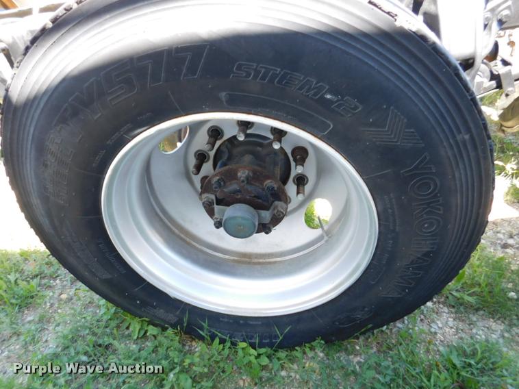 image for item DM9497 Peterbilt 385 frame and axles