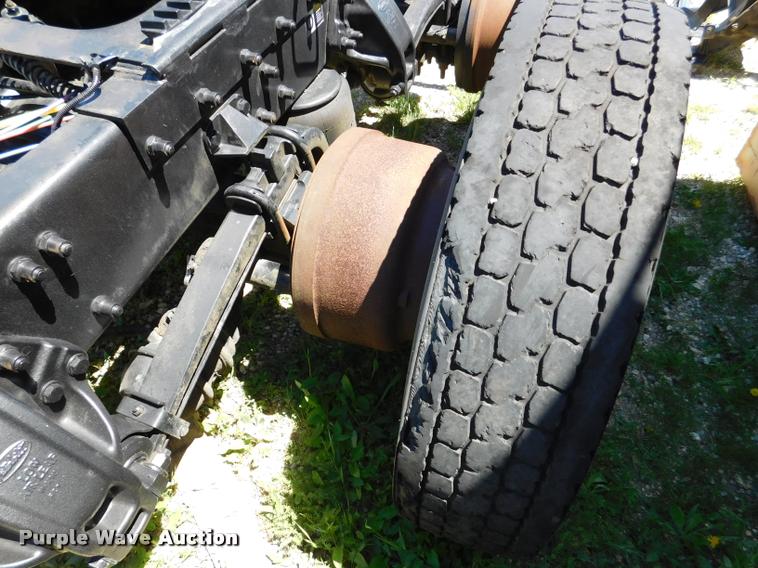 image for item DM9497 Peterbilt 385 frame and axles