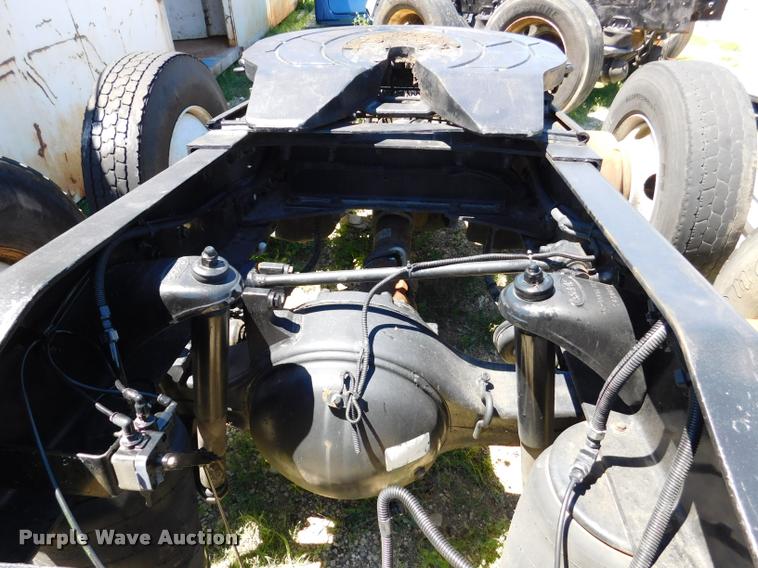 image for item DM9497 Peterbilt 385 frame and axles