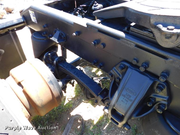 image for item DM9497 Peterbilt 385 frame and axles