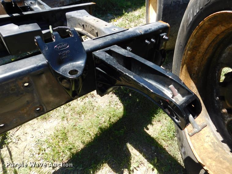 image for item DM9497 Peterbilt 385 frame and axles
