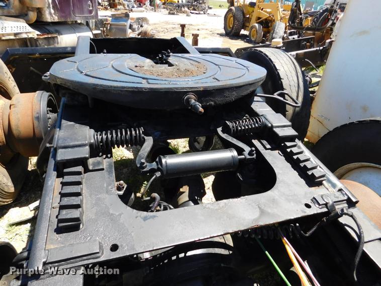 image for item DM9497 Peterbilt 385 frame and axles