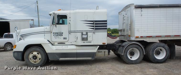 image for item J8625 1995 Freightliner FLD semi truck