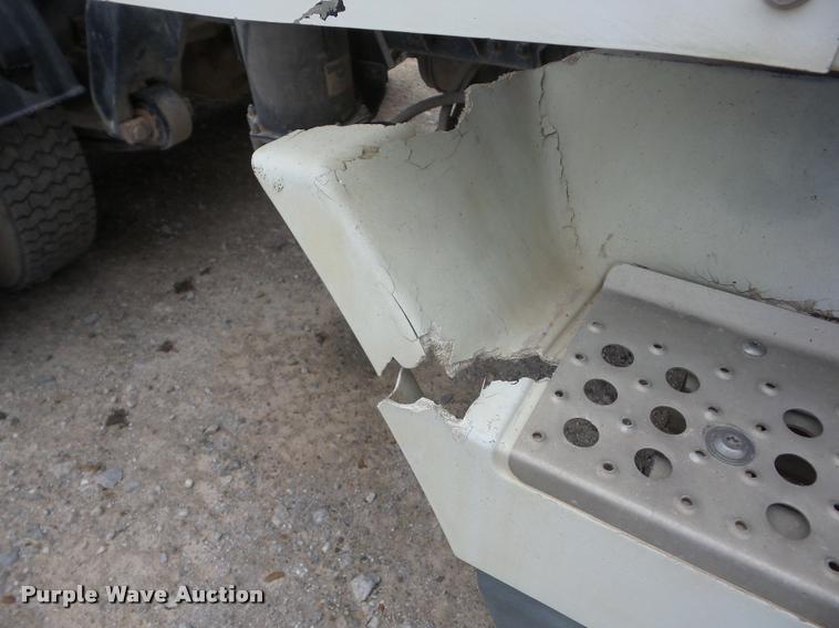 image for item J8625 1995 Freightliner FLD semi truck