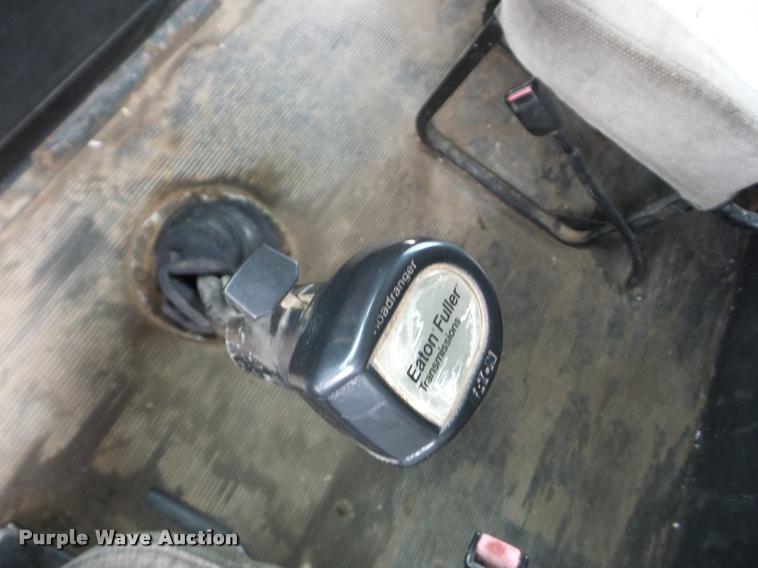 image for item J8625 1995 Freightliner FLD semi truck