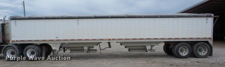 image for item J8626 1997 Wilson DWH-400 double hopper grain trailer