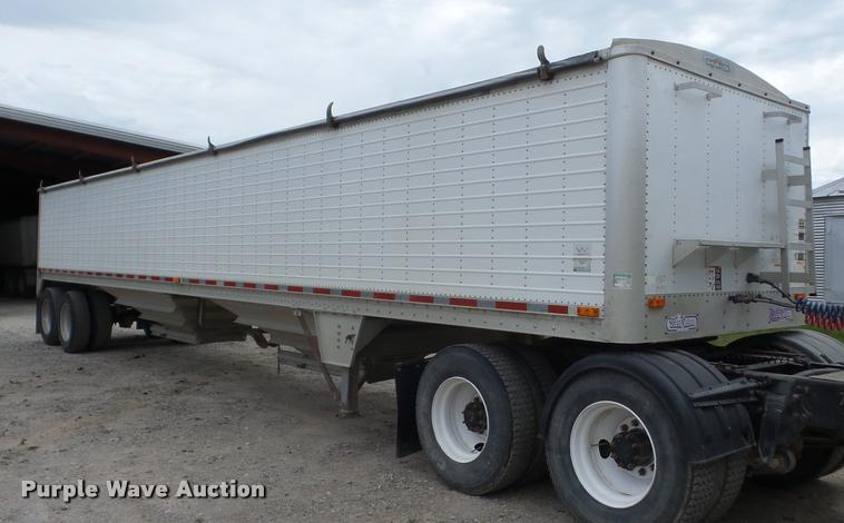 image for item J8626 1997 Wilson DWH-400 double hopper grain trailer