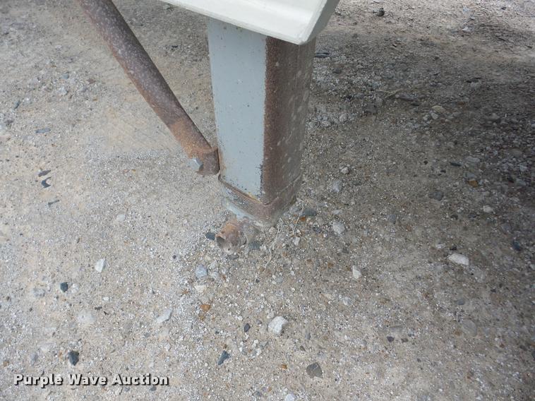 image for item J8626 1997 Wilson DWH-400 double hopper grain trailer