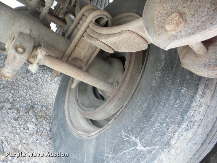 image for item J8626 1997 Wilson DWH-400 double hopper grain trailer