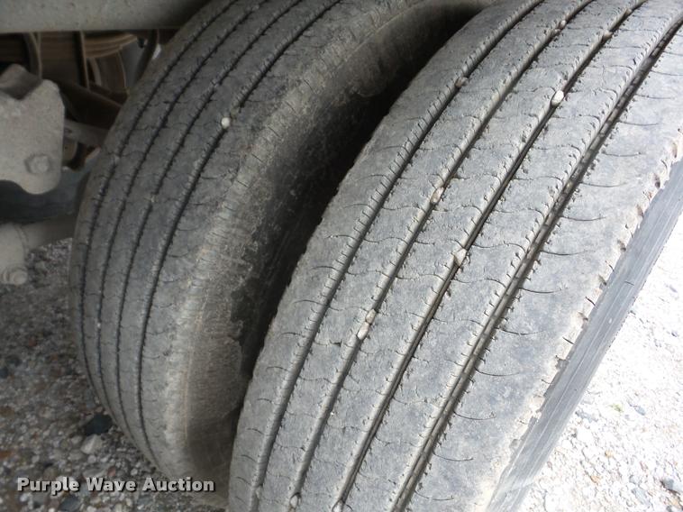 image for item J8626 1997 Wilson DWH-400 double hopper grain trailer