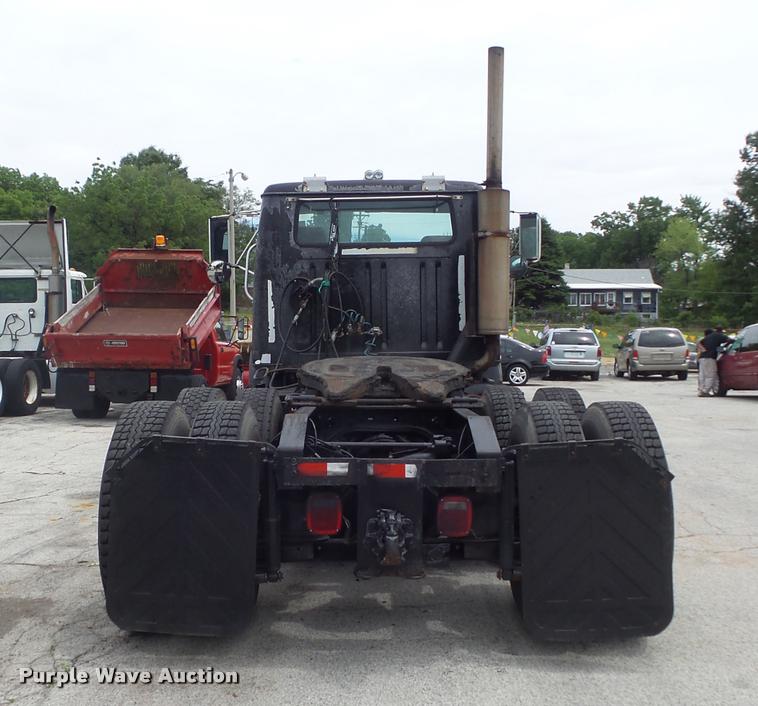 image for item K7614 1997 International 8100 semi truck