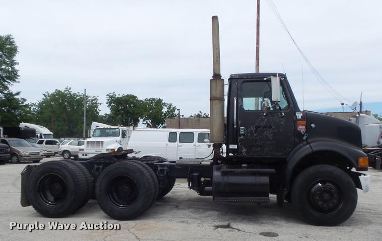 image for item K7614 1997 International 8100 semi truck