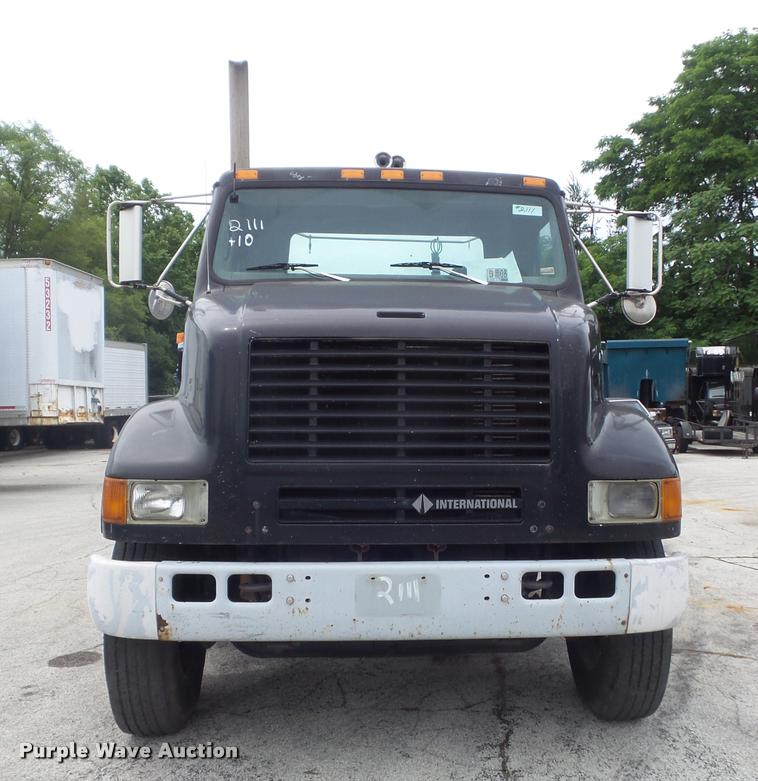 image for item K7614 1997 International 8100 semi truck
