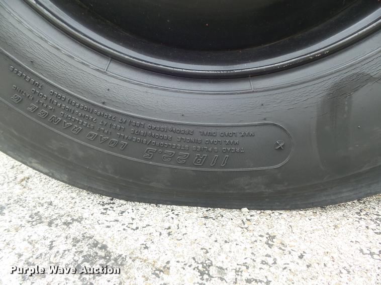 image for item K7614 1997 International 8100 semi truck