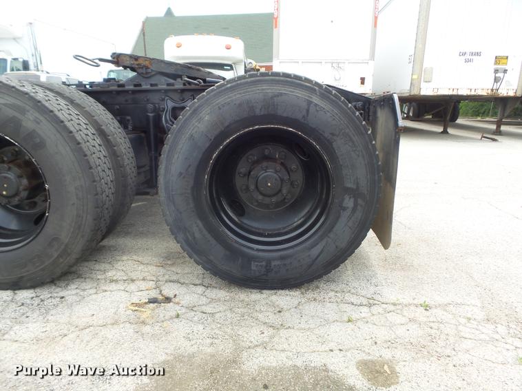 image for item K7614 1997 International 8100 semi truck