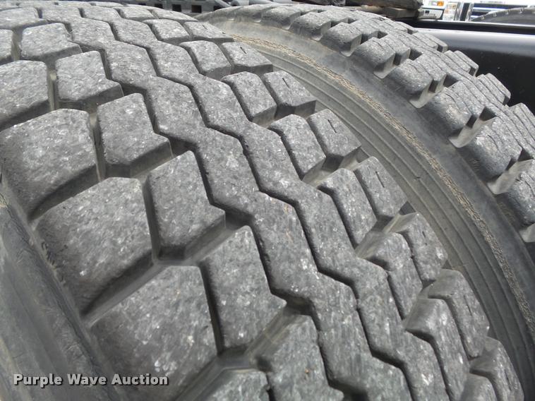 image for item K7614 1997 International 8100 semi truck