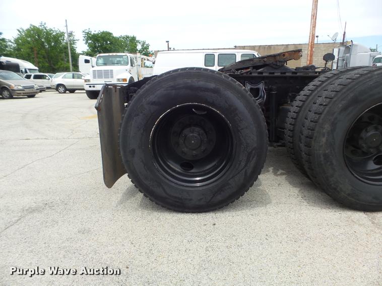 image for item K7614 1997 International 8100 semi truck