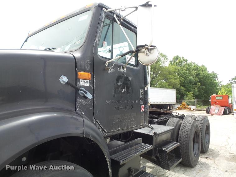 image for item K7614 1997 International 8100 semi truck