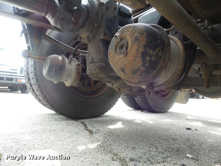 image for item K7614 1997 International 8100 semi truck