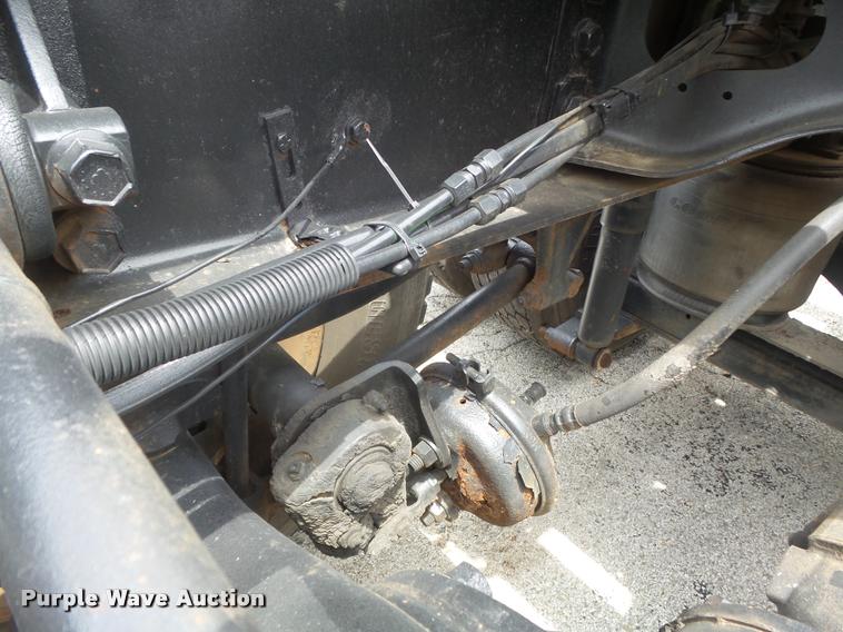 image for item K7614 1997 International 8100 semi truck