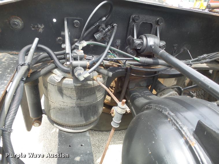 image for item K7614 1997 International 8100 semi truck