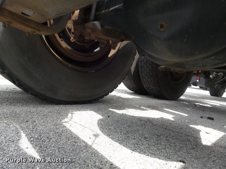 image for item K7614 1997 International 8100 semi truck