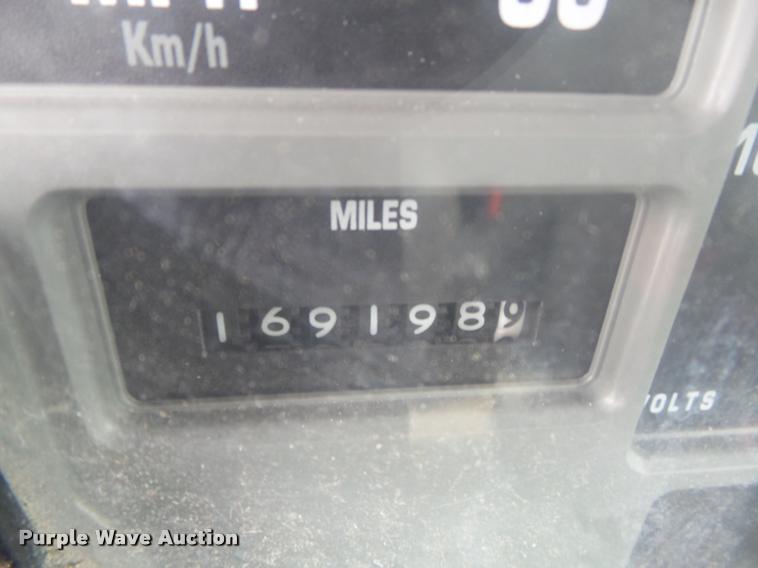 image for item K7614 1997 International 8100 semi truck