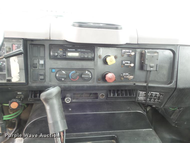 image for item K7614 1997 International 8100 semi truck