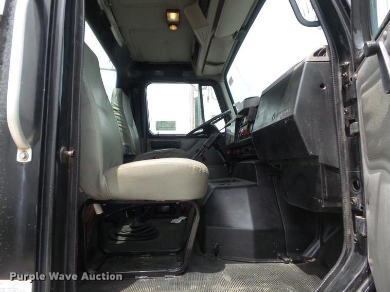 image for item K7614 1997 International 8100 semi truck