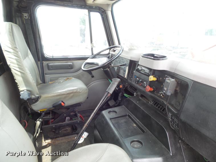 image for item K7614 1997 International 8100 semi truck