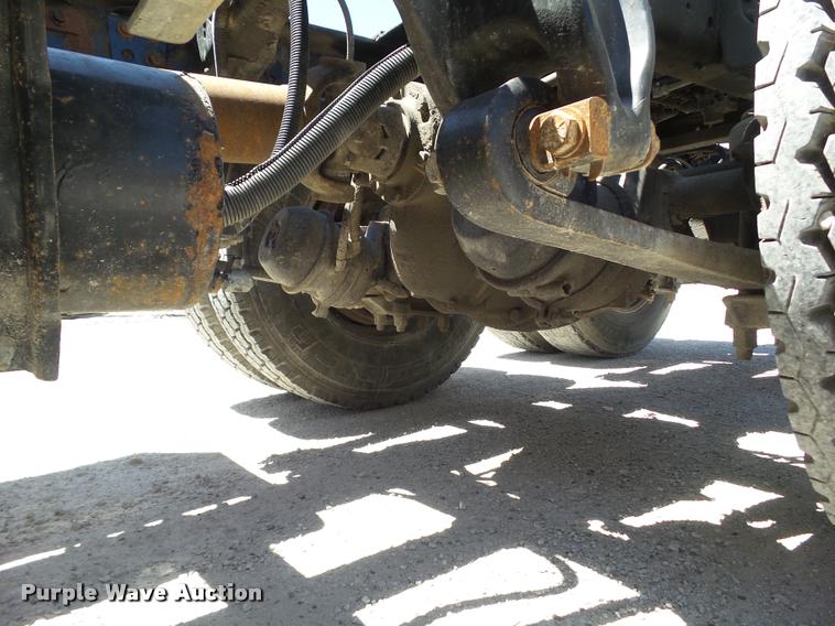 image for item L5599 2001 Freightliner FLD120 semi truck