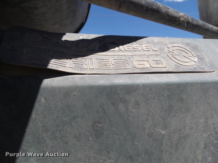 image for item L5599 2001 Freightliner FLD120 semi truck