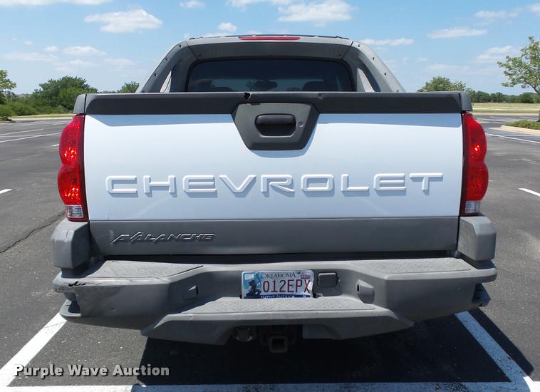 image for item AZ9431 2002 Chevrolet Avalanche 1500 Z66 Crew Cab pickup truck