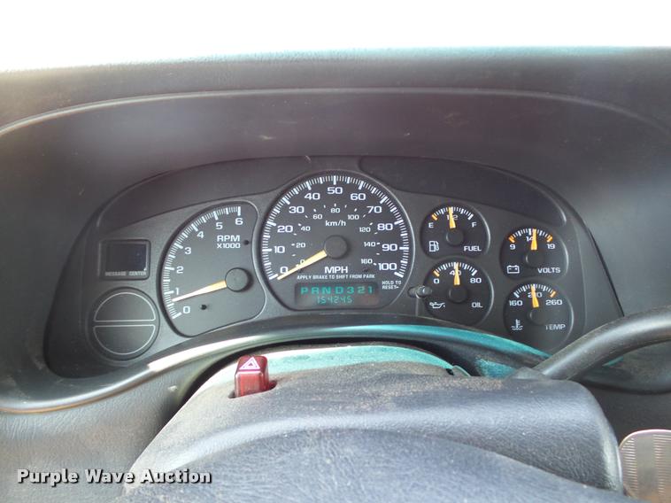 image for item AZ9431 2002 Chevrolet Avalanche 1500 Z66 Crew Cab pickup truck