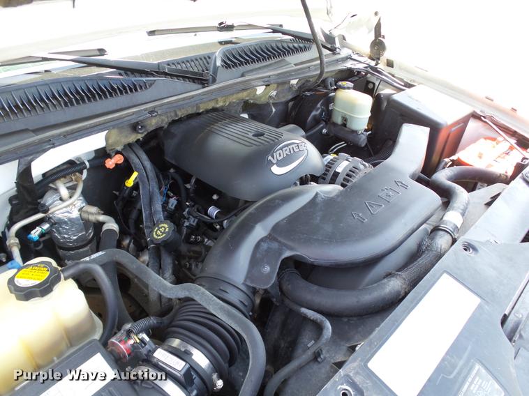 image for item AZ9431 2002 Chevrolet Avalanche 1500 Z66 Crew Cab pickup truck