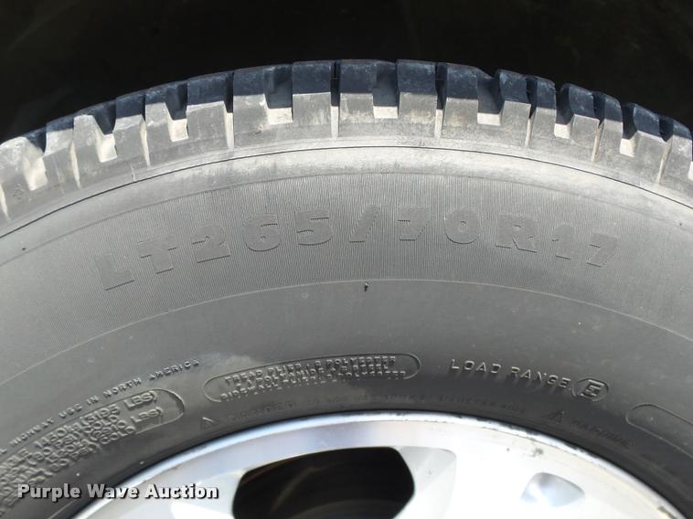 image for item AZ9431 2002 Chevrolet Avalanche 1500 Z66 Crew Cab pickup truck