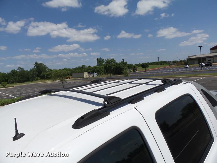 image for item AZ9431 2002 Chevrolet Avalanche 1500 Z66 Crew Cab pickup truck