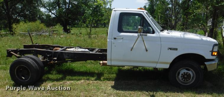 image for item CA9614 1994 Ford F450 Super Duty XL cab and chassis