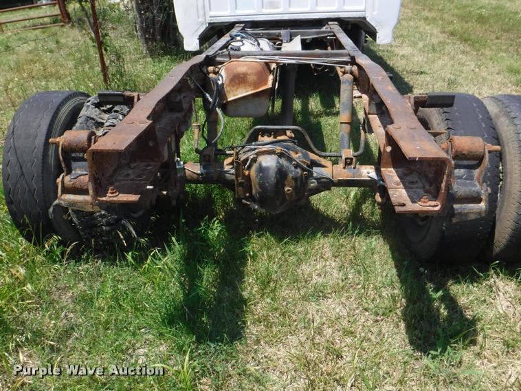 image for item CA9614 1994 Ford F450 Super Duty XL cab and chassis