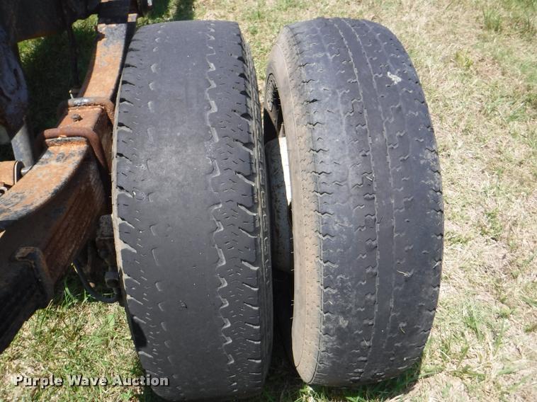 image for item CA9614 1994 Ford F450 Super Duty XL cab and chassis