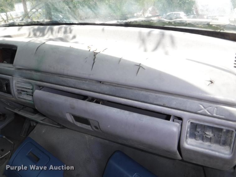 image for item CA9614 1994 Ford F450 Super Duty XL cab and chassis