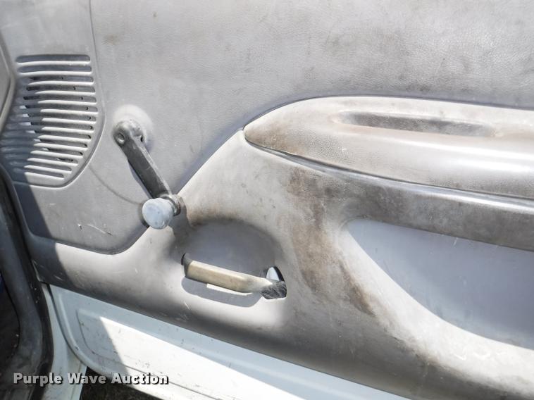 image for item CA9614 1994 Ford F450 Super Duty XL cab and chassis